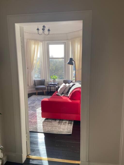 Beautiful Traditional Flat In The Center Of Largs. 외부 사진