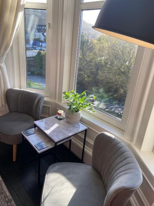 Beautiful Traditional Flat In The Center Of Largs. 외부 사진
